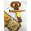 Image 2 : ANTIQUE STEREOSCOPE WITH 6 CARDS