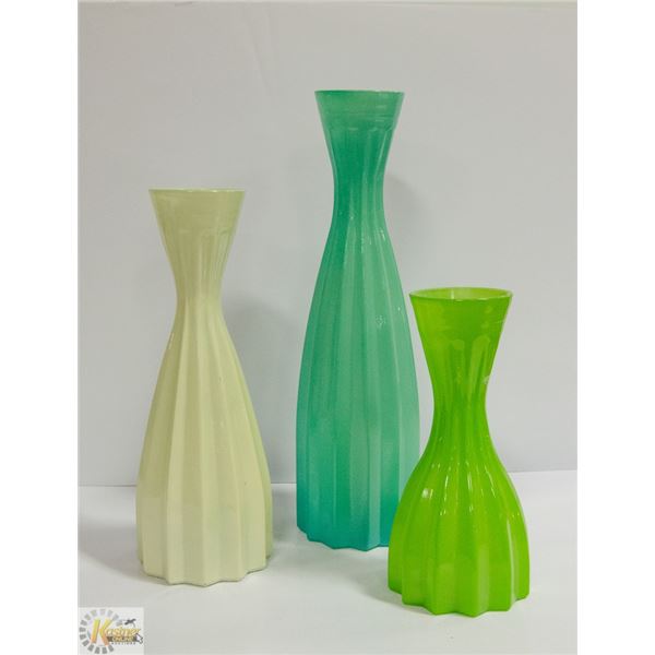 3 GREEN VASES SET