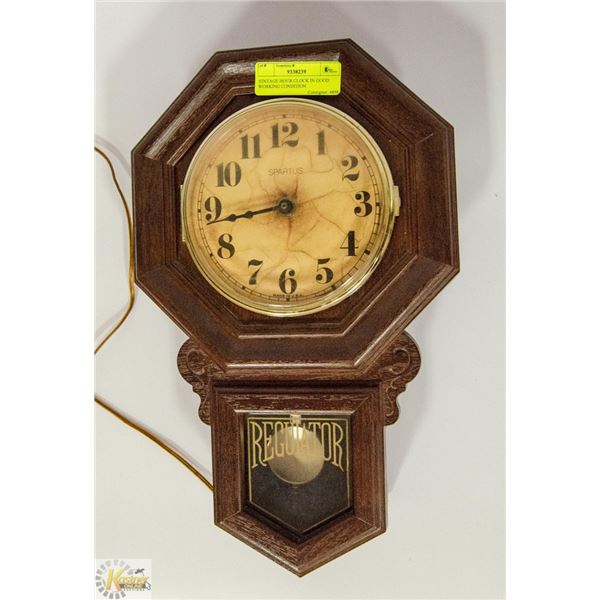 VINTAGE HOUR CLOCK IN GOOD WORKING CONDITION