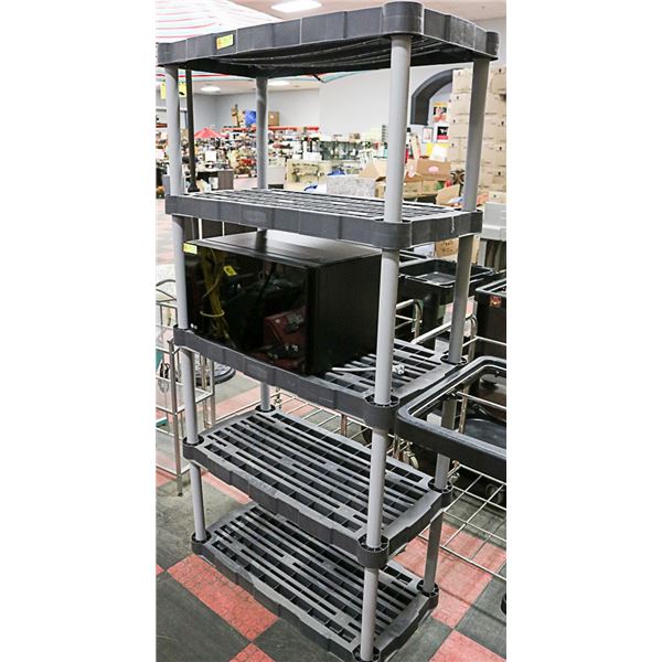 RUBBERMAID SHELVING UNIT