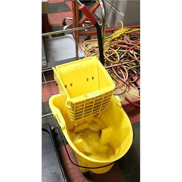 COMMERCIAL/INDUSTRIAL GRADE MOP BUCKET