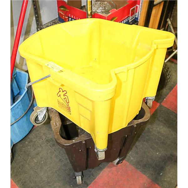 2 INDUSTRIAL/COMMERCIAL GRADE MOP BUCKET