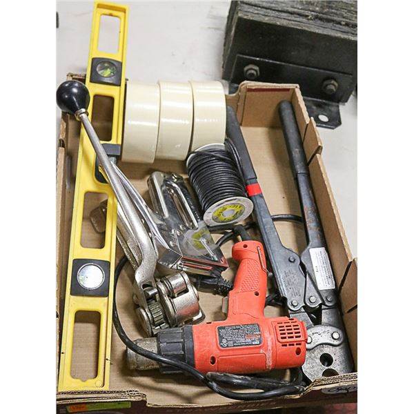 FLAT LOT OF HEAT GUN AND SHIPPING STRAPPER LOT