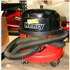 Image 1 : PORTABLE ROLLING HENRY VACUUM