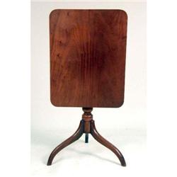 A FEDERAL MAHOGANY TILT TOP CANDLESTAND