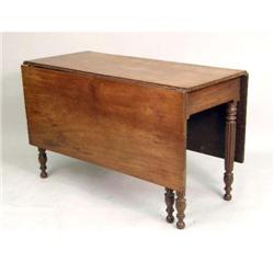 A FEDERAL TURNED MAHOGANY SIX-LEG DROP LEAF TABLE