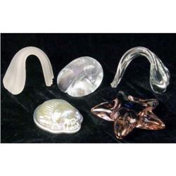 A GROUP OF FIVE ASSORTED PAPERWEIGHTS