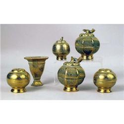 A MISCELLANEOUS GROUP OF BRASS TABLE ARTICLES