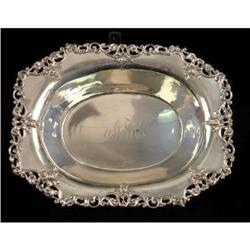 AN AMERICAN STERLING SILVER SHAPED RECTANGULAR BOWL