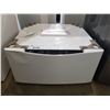 Image 1 : WHITE LG PEDESTAL WASHER MODEL WD100CW