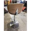 Image 2 : ADJUSTABLE HEIGHT STOOL