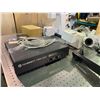 Image 2 : COHERENT CHAMELEON ULTRA II: 680-1080 NM: 3.5W HANDS FREE TI: SAPPHIRE LASER WITH AXIOSKOP 2FS