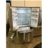 Image 2 : SAMSUNG FRENCH DOOR FRIDGE MODEL RF197ACRS VISIBLE DAMAGE