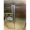 Image 2 : WHIRLPOOL SIDE BY SIDE FRIDGE MODEL ED5FHAXVY02 NEEDS LIGHT BULB VISIBLE DAMAGE