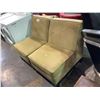 Image 2 : 2 SEATER LOVE SEAT