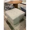 Image 2 : 5 PIECE SECTIONAL SOFA WITH STORAGE OTTOMAN