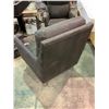 Image 2 : LEATHER LIVING ROOM CHAIR
