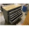 Image 2 : HUSKY 46" 9 DRAWER MOBILE WORK CENTER WITH KEY