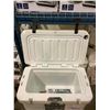 Image 2 : SET DECORATED WOODS ARCTIC ROTO-MOULDED COOLER 20L