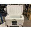 Image 2 : SET DECORATED WOODS ARCTIC ROTO-MOULDED COOLER 20L