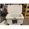Image 2 : SET DECORATED WOODS ARCTIC ROTO-MOULDED COOLER 20L