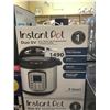 Image 2 : INSTANT POT DUO SV 8-IN-1 MULTI USE PROGRAMMABLE PRESSURE COOKER 6 QUART