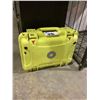 Image 1 : SET DECORATED LOCKING CARRYING CASE WITH KEYS