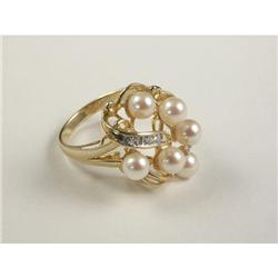 CULTURED PEARL, DIAMOND AND 14K GOLD LADY'S RING