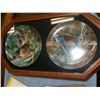 Image 1 : 2 Decorative Plates