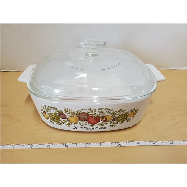 Corning Ware La Marjolaine 9" sign w/ lid