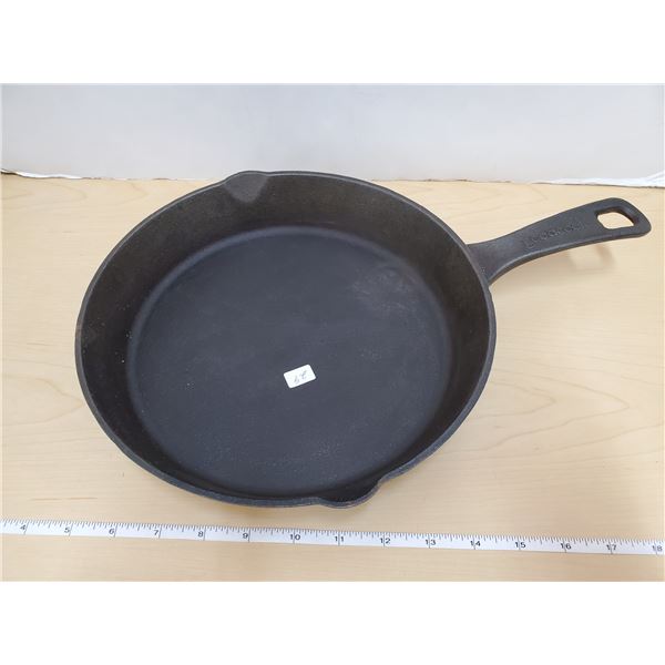10" cast iron pan