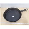 Image 1 : 10" cast iron pan