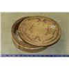 Image 1 : 1973 West Coast Cedar Carved Lidded box