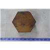Image 3 : 1945 Ukranian Detail veneer Hexagonal lidded box