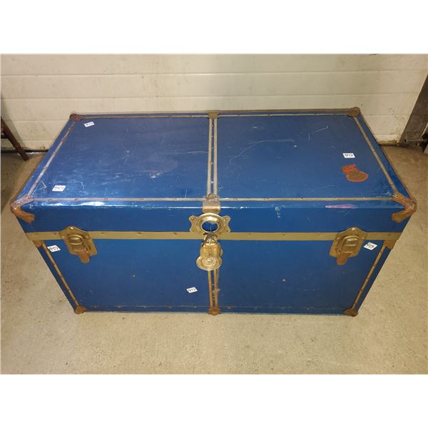 1923 USA Union Brand Metal Trunk with Key for Lock