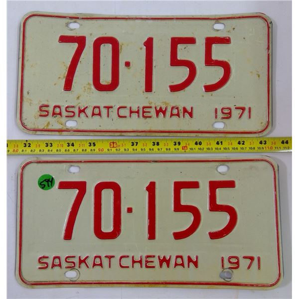 Matched Pair Sask 1971 Plates