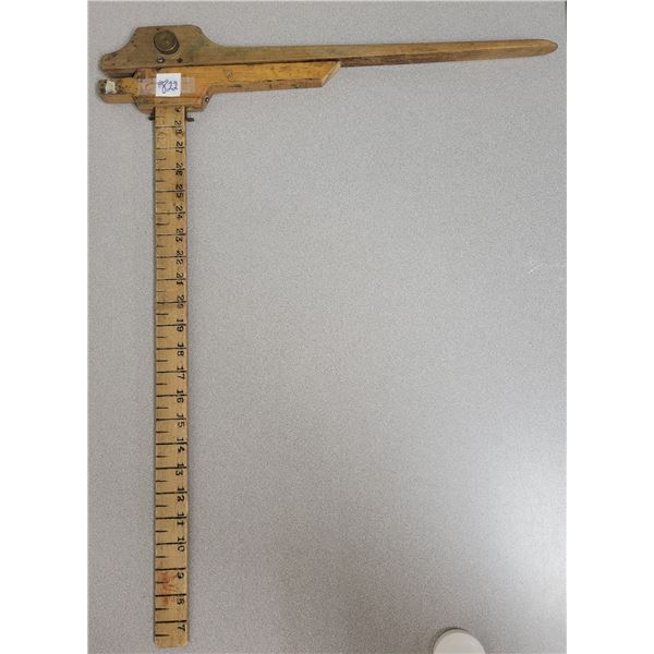 Vintage wood gauge