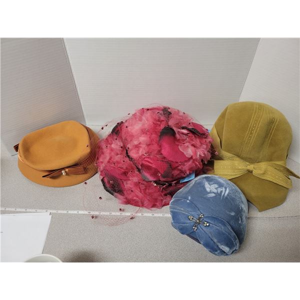 Lot of vintage fashion hats made in Canada (4)