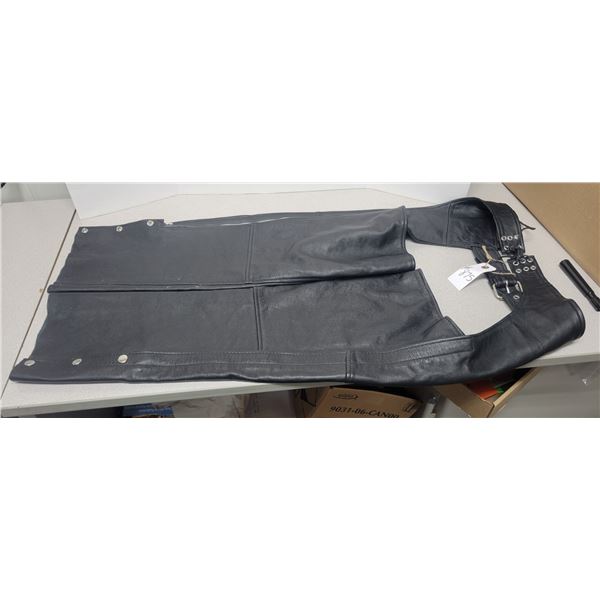 Black leather chaps, very good condition, size Medium