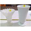Image 3 : Lot of 2 - Milk Glass Vases