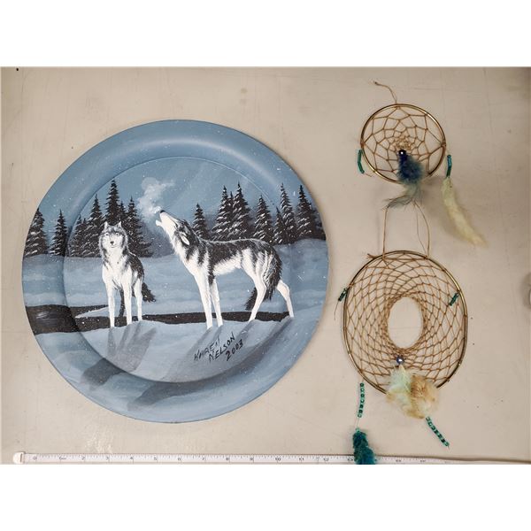 WOLD PAINTING ON PLATE (KAREN NELSON), 2 DREAM CATCHERS
