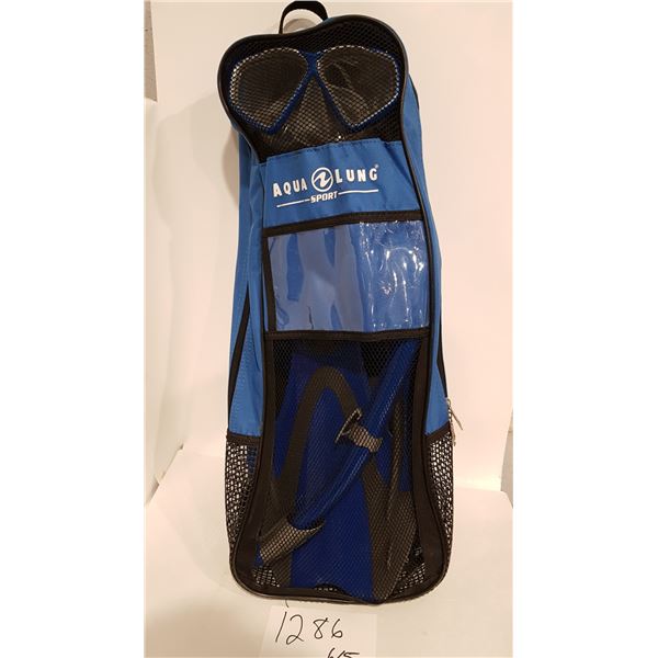 Aqualung Sport Snorkle Kit (Goggles are Tempered Glass with No Scratches) Goggles, Flippers (Size 10