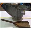 Image 3 : Coal Pail with Shovel