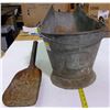 Image 4 : Coal Pail with Shovel