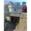 Image 2 : MOFFAT DEEP FRYER, GAS