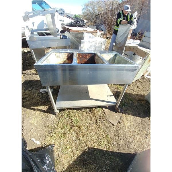 3 WELL ELECTRIC STEAM TABLE