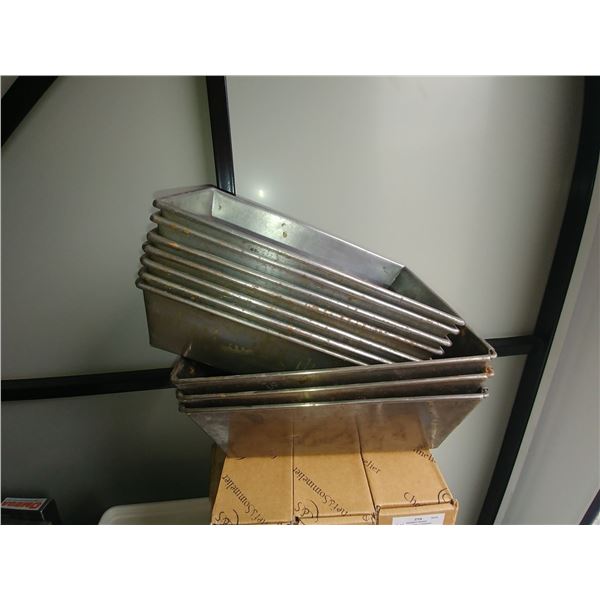 10 HEAVEY DUTY COMMERCIAL LOAF PANS (7 MED, 3 LRG)