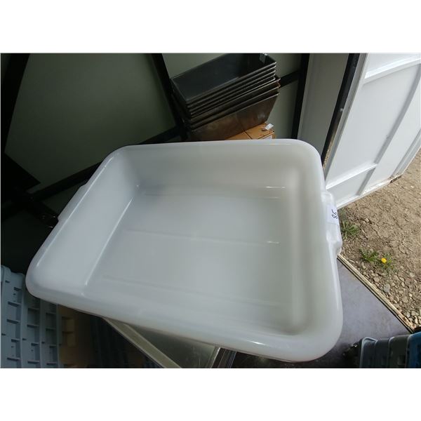 2 BRAND NEW WHITE MEAT LUGS