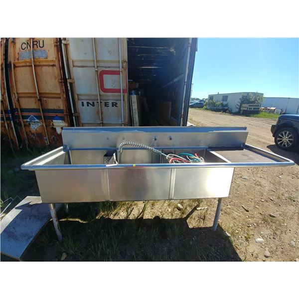 COMMERCIAL TRIPLE BASIN STAINLESS STEEL SINK