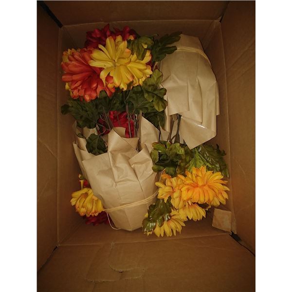 BOX OF SILK FLOWER CENTER PIECES approx 8